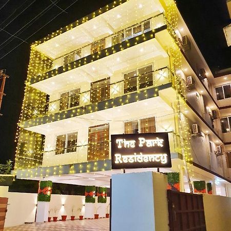 Hotel The Park Residency à Dehradun Extérieur photo