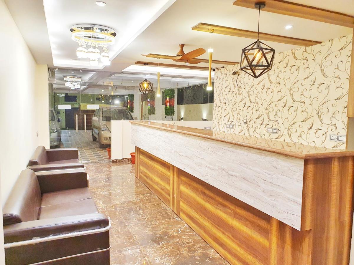 Hotel The Park Residency à Dehradun Extérieur photo