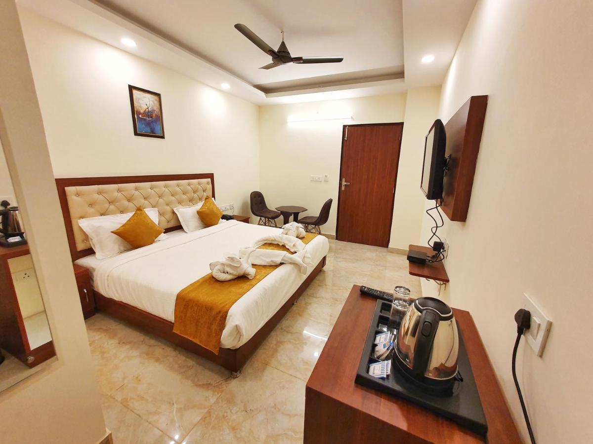 Hotel The Park Residency à Dehradun Extérieur photo