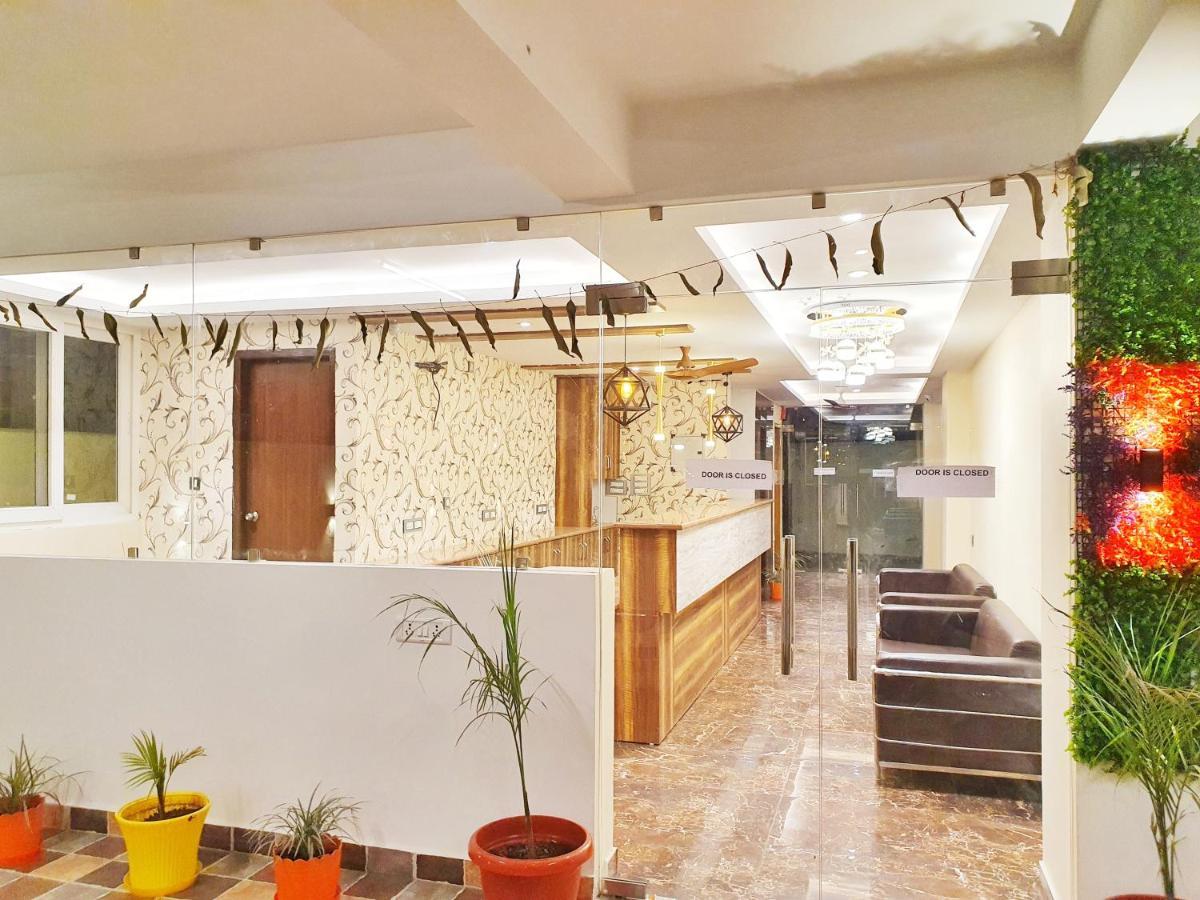 Hotel The Park Residency à Dehradun Extérieur photo