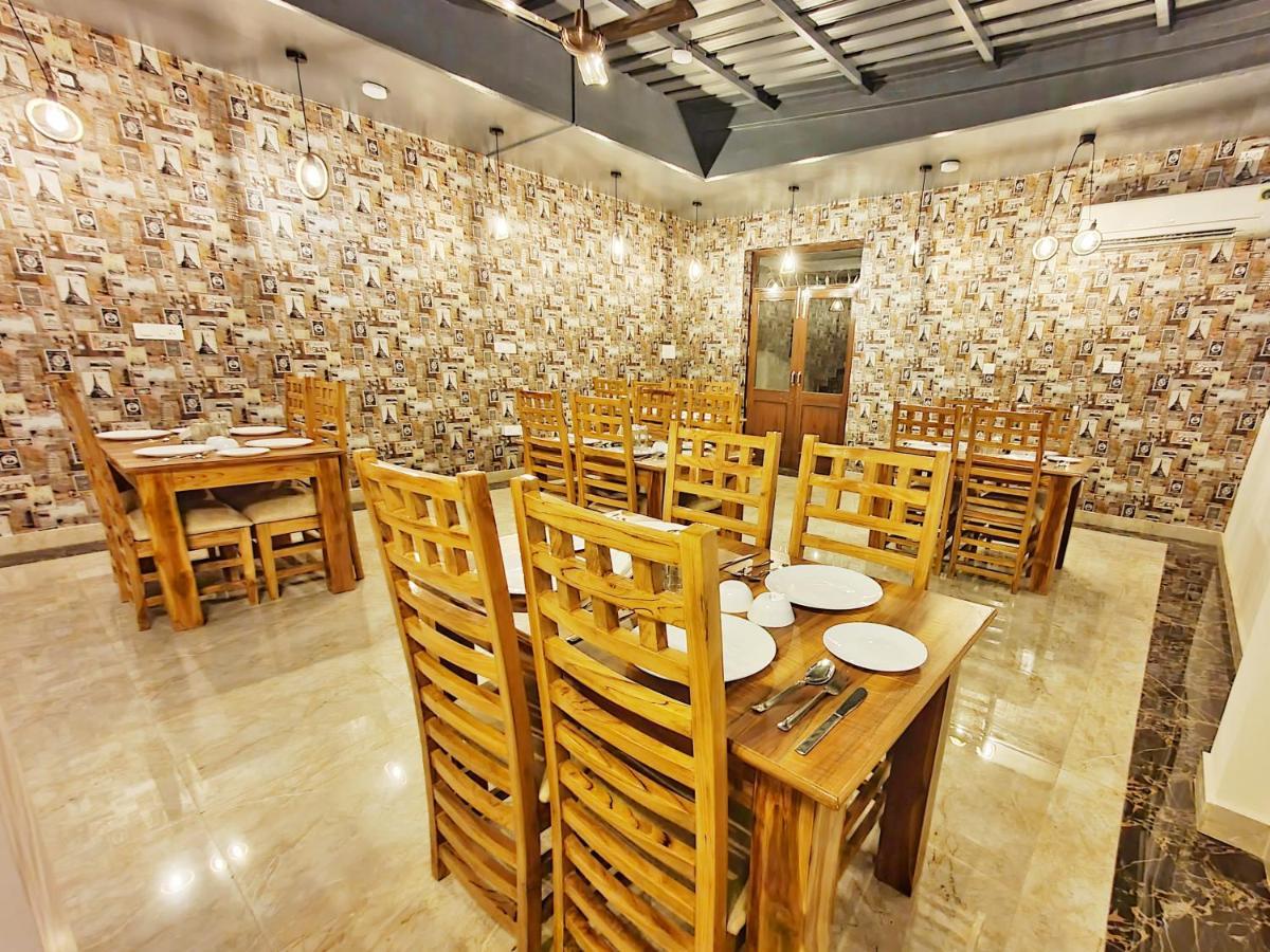 Hotel The Park Residency à Dehradun Extérieur photo