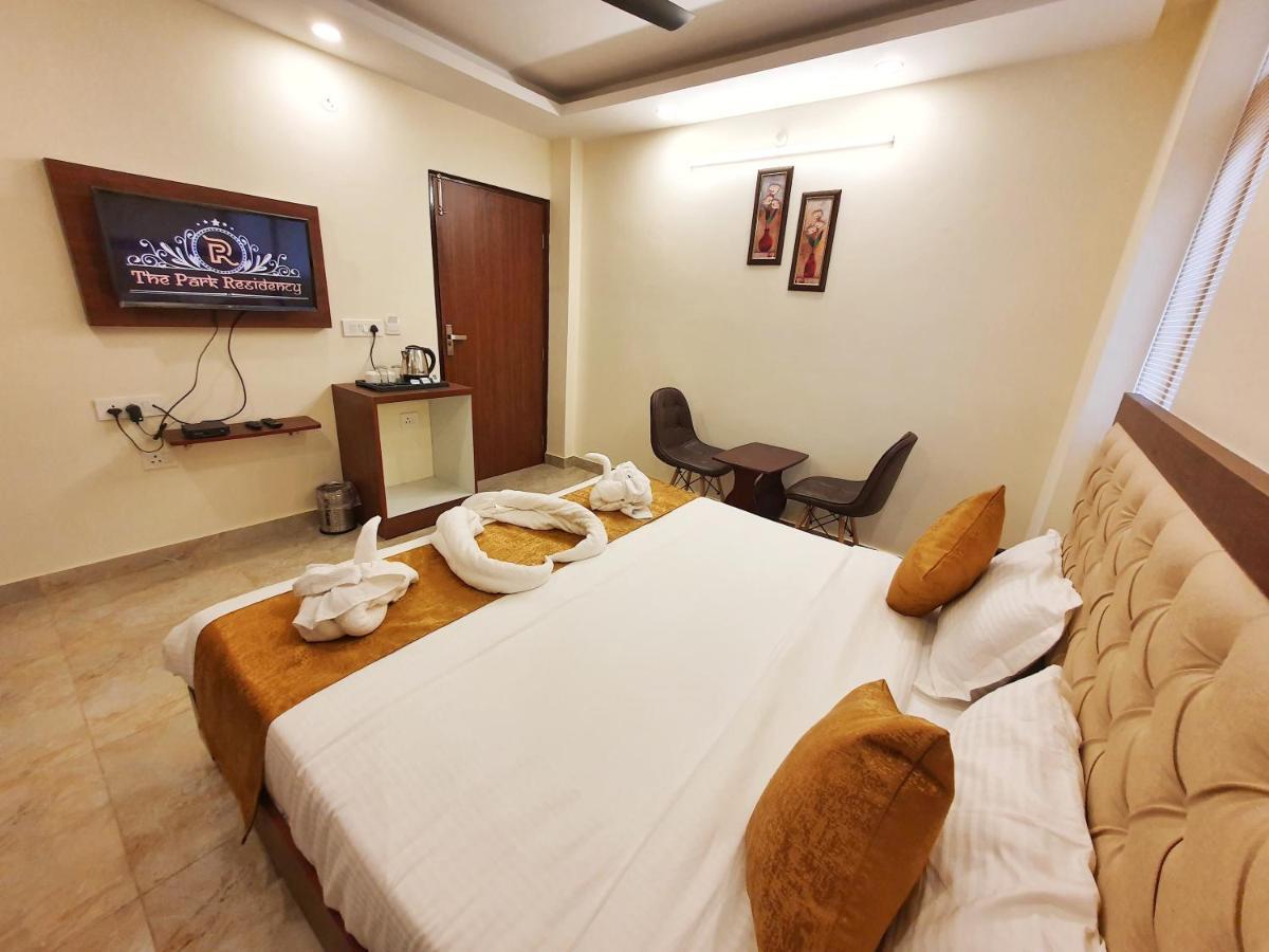 Hotel The Park Residency à Dehradun Extérieur photo