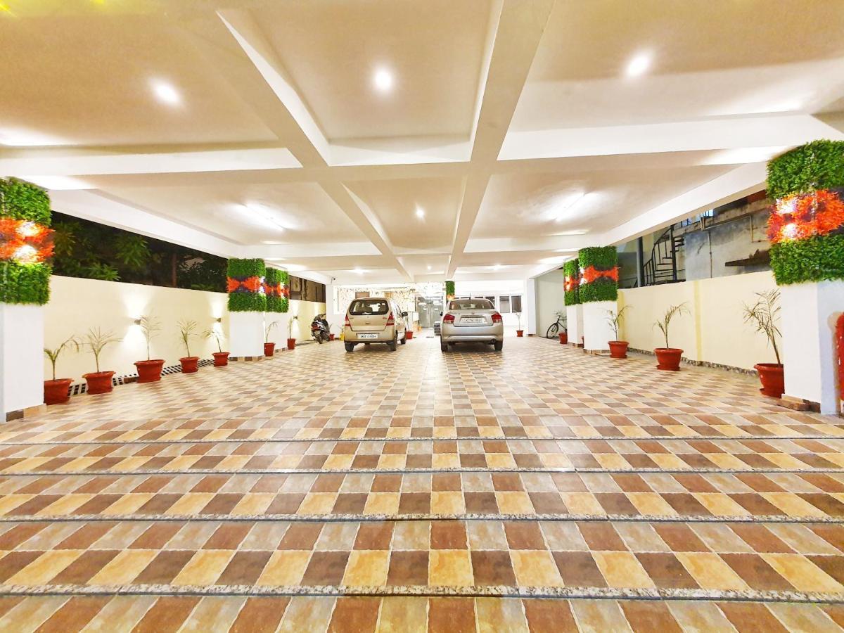 Hotel The Park Residency à Dehradun Extérieur photo
